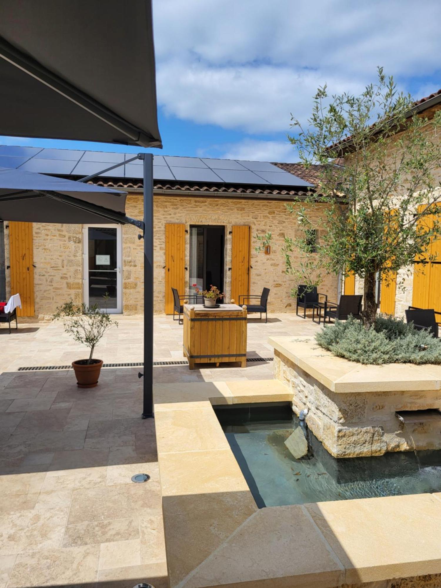 L'Oustal De Vezac Hotel ภายนอก รูปภาพ