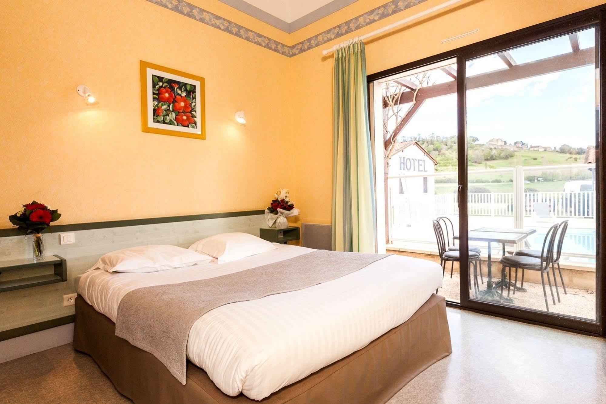 L'Oustal De Vezac Hotel ภายนอก รูปภาพ